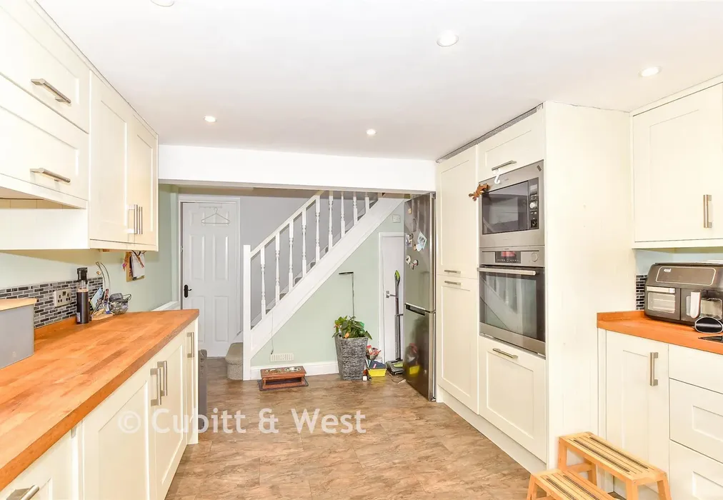 Kitchen - Hester Road, Southsea, Hampshire - Wards of Kent