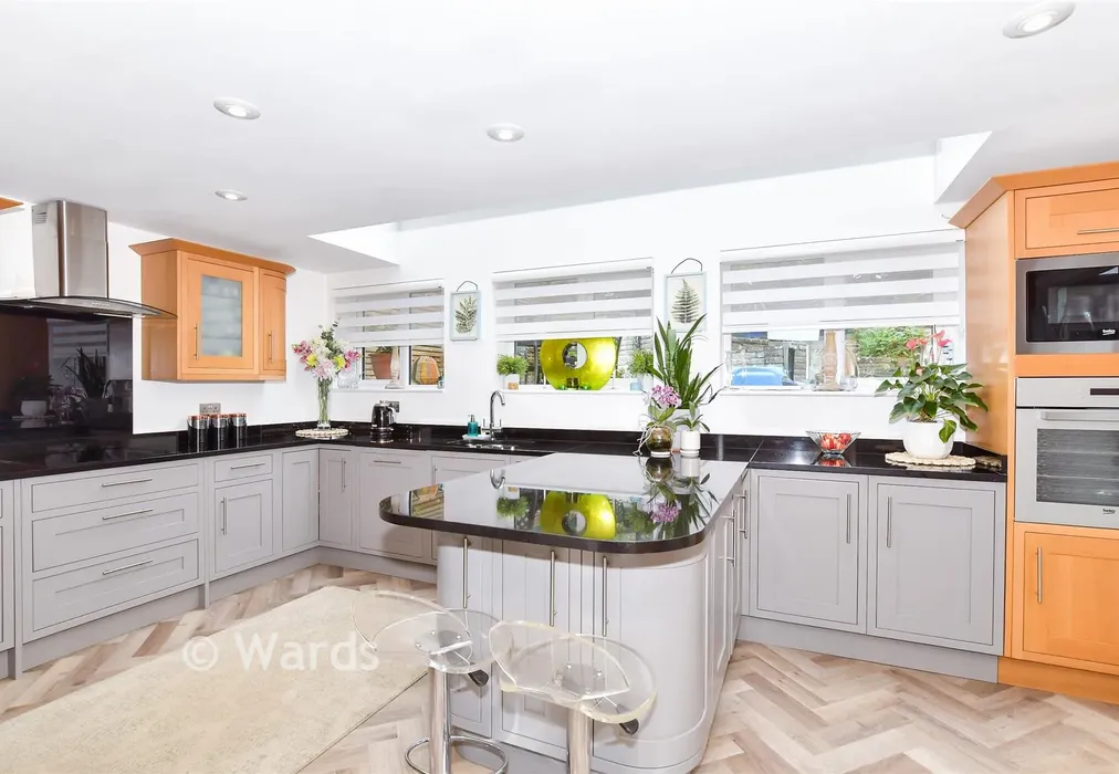 Kitchen - Primrose Drive, Ditton, Aylesford, Kent - Wards of Kent