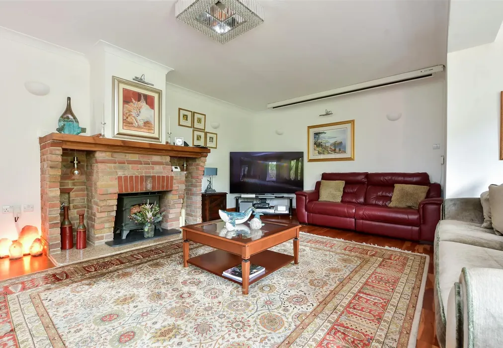 Sitting Room - Wotton Court, St Nicholas At Wade, Birchington, Kent - Wards of Kent