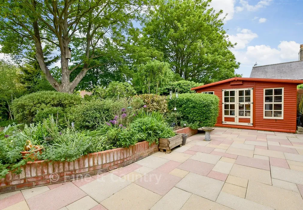 Rear Garden - Wotton Court, St Nicholas At Wade, Birchington, Kent - Wards of Kent