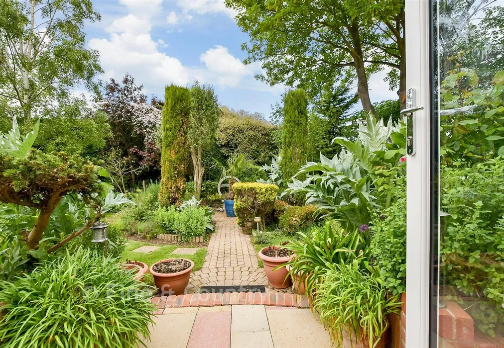 Rear Garden - Wotton Court, St Nicholas At Wade, Birchington, Kent - Wards of Kent