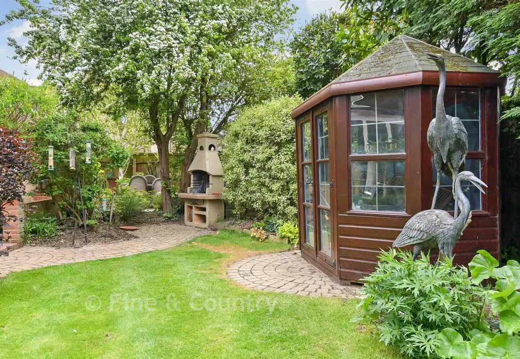 Rear Garden - Wotton Court, St Nicholas At Wade, Birchington, Kent - Wards of Kent