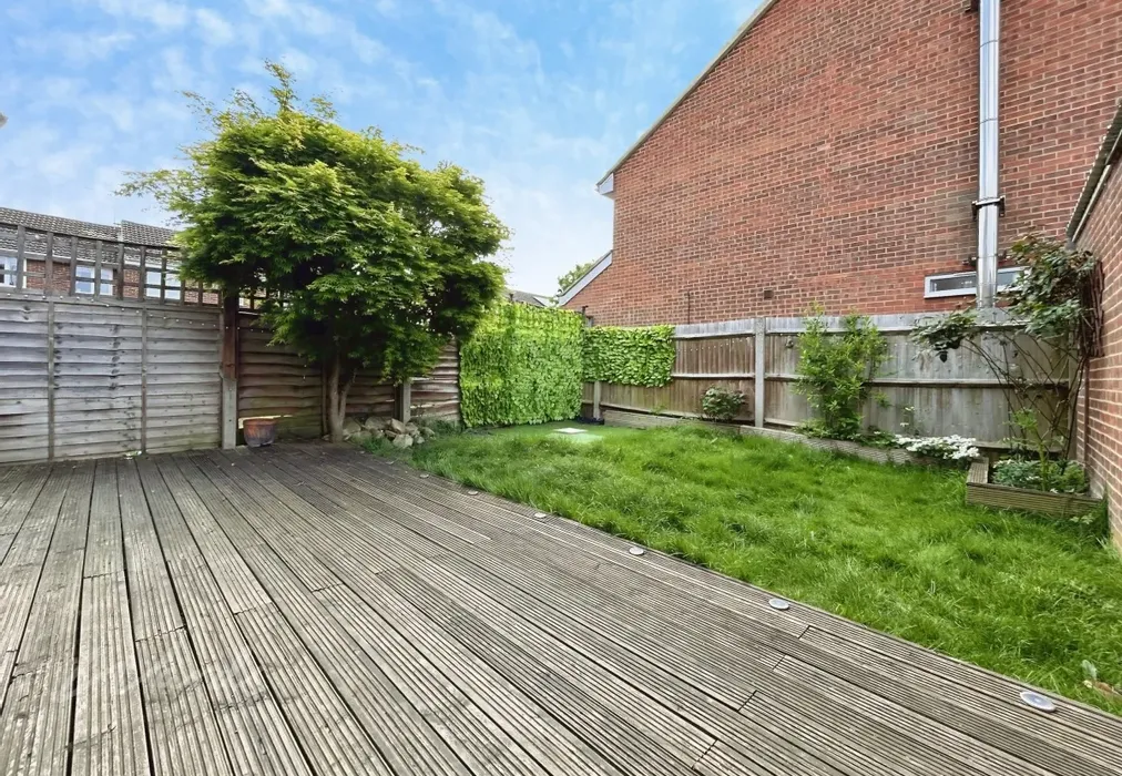garden - Dimmock Close Paddock Wood TN12 - Wards of Kent