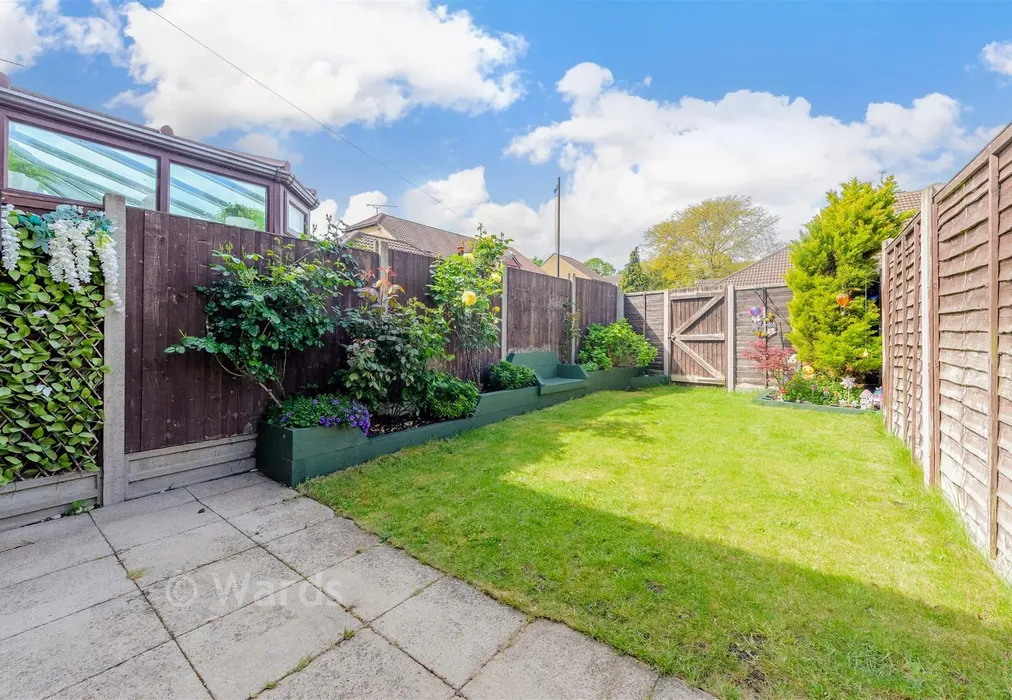 Rear Garden - Johnsons Way, Greenhithe, Kent - Wards of Kent