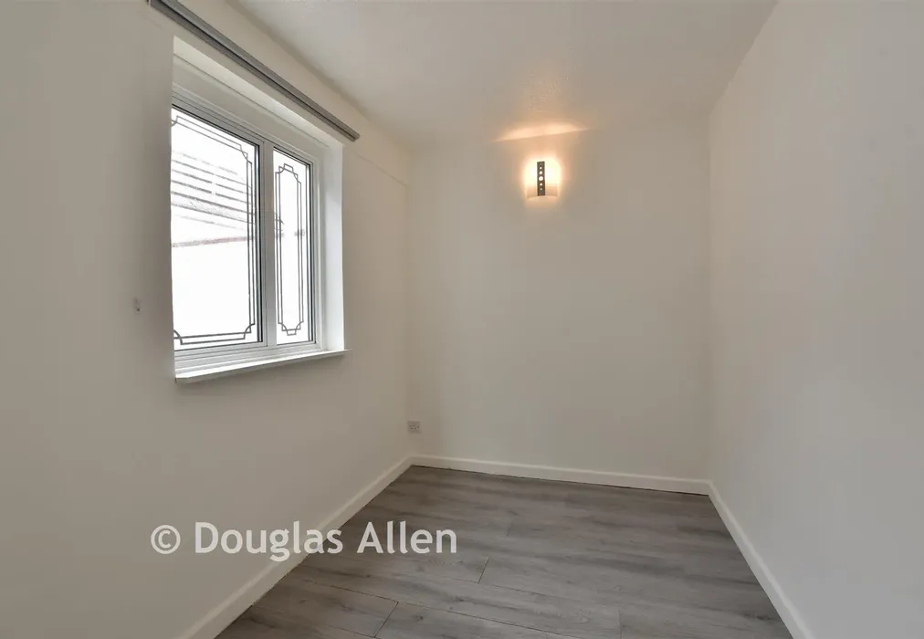 Bedroom 3 - Travers Way, Basildon, Essex - Wards of Kent