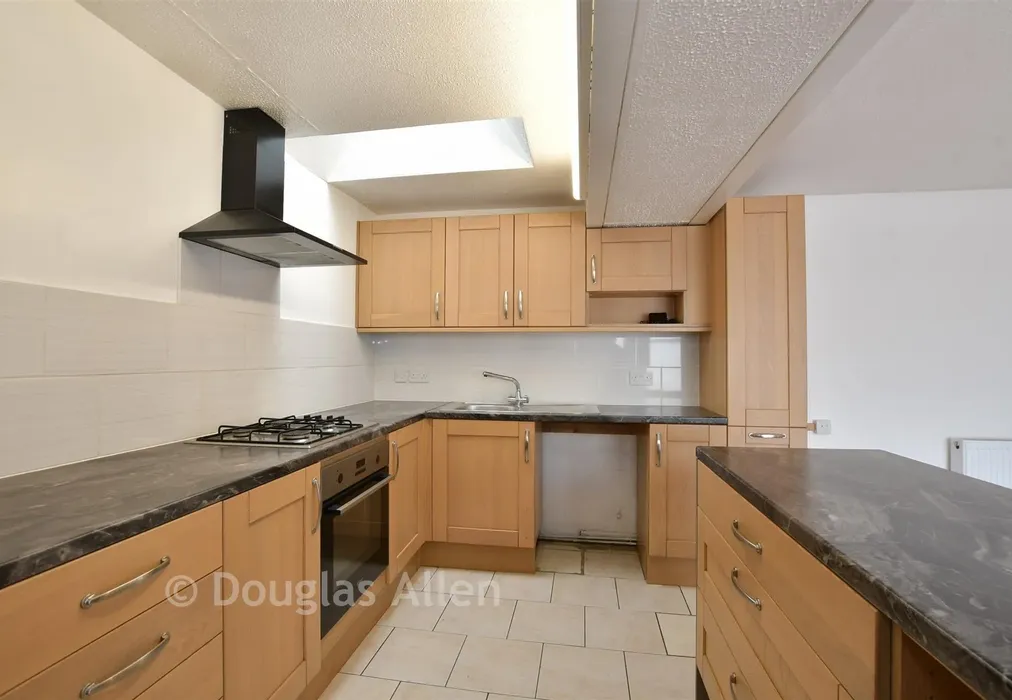 Kitchen/Dining Room - Travers Way, Basildon, Essex - Wards of Kent