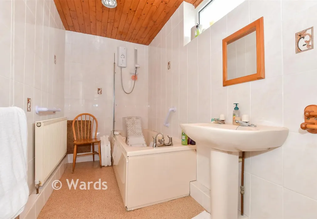 Bathroom - Sandwich Road, Whitfield, Kent - Wards of Kent