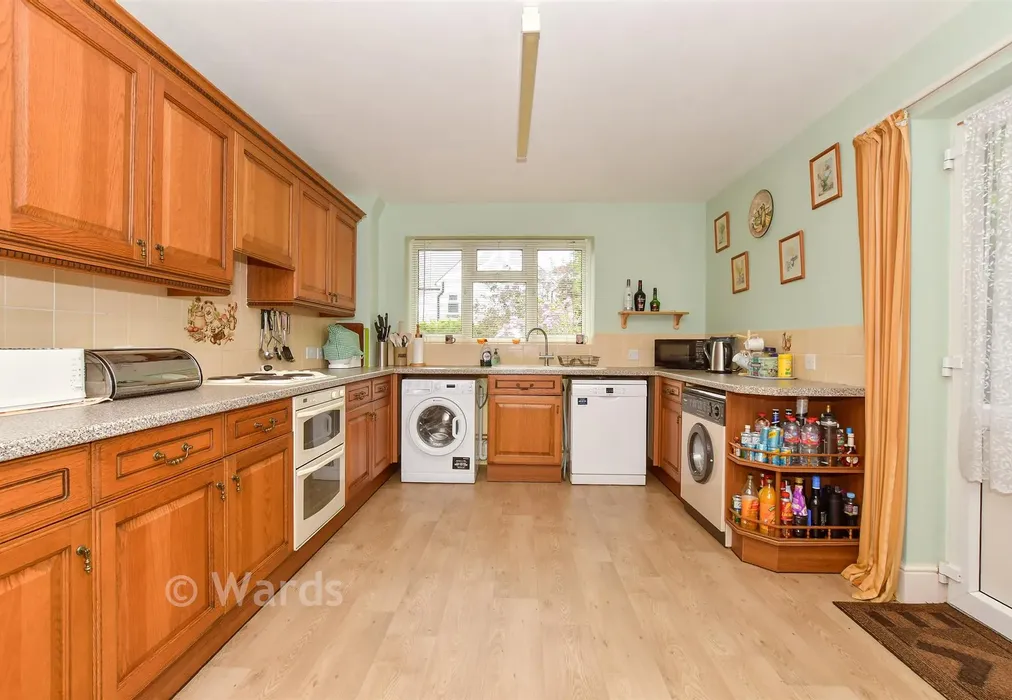 Kitchen - Sandwich Road, Whitfield, Kent - Wards of Kent