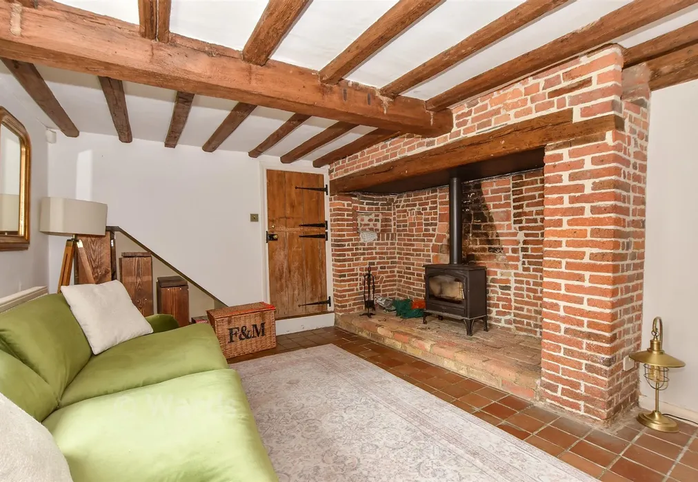 Lounge - The Street, Smarden, Kent - Wards of Kent