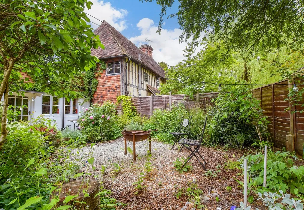 Rear Garden - The Street, Smarden, Kent - Wards of Kent