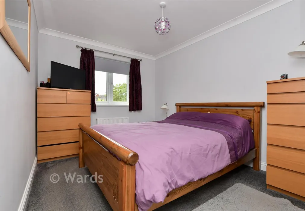 Bedroom 1 - Favourite Road, Whitstable, Kent - Wards of Kent