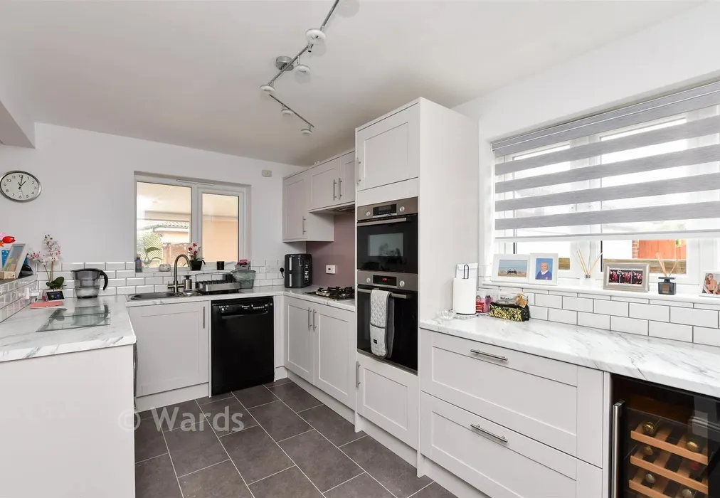 Kitchen/Diner - Favourite Road, Whitstable, Kent - Wards of Kent