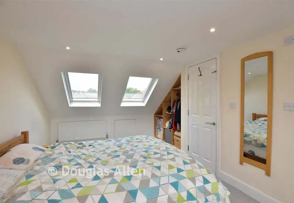 Bedroom 1 - Bluehouse Road, Chingford - Wards of Kent
