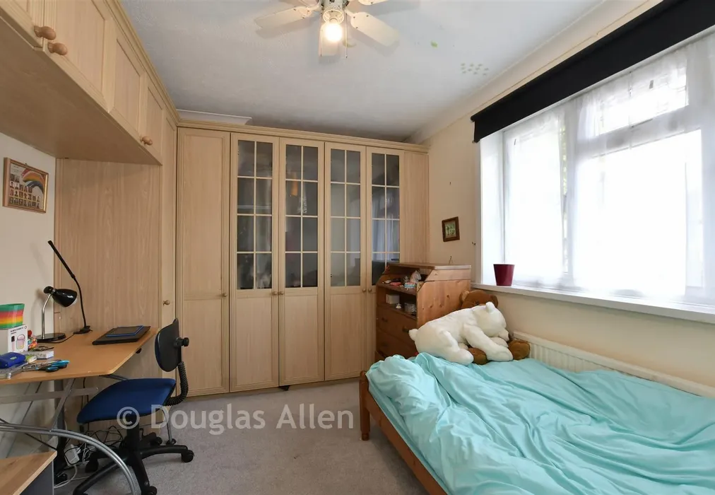 Bedroom 2 - Bluehouse Road, Chingford - Wards of Kent