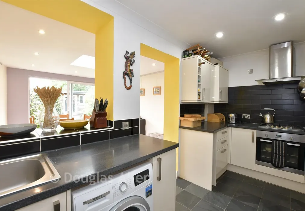 Kitchen - Bluehouse Road, Chingford - Wards of Kent