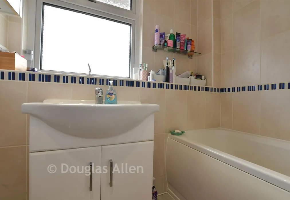 Bathroom - Coopersale, Coopersale, Essex - Wards of Kent
