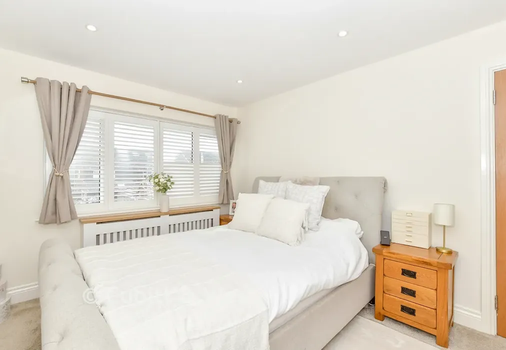 Bedroom 1 - Glenwood Road, Southbourne, Hampshire - Wards of Kent