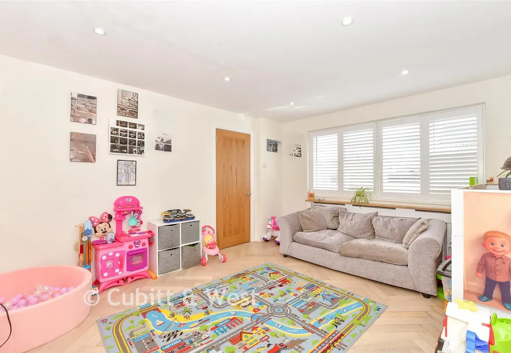 Play Room * - Glenwood Road, Southbourne, Hampshire - Wards of Kent