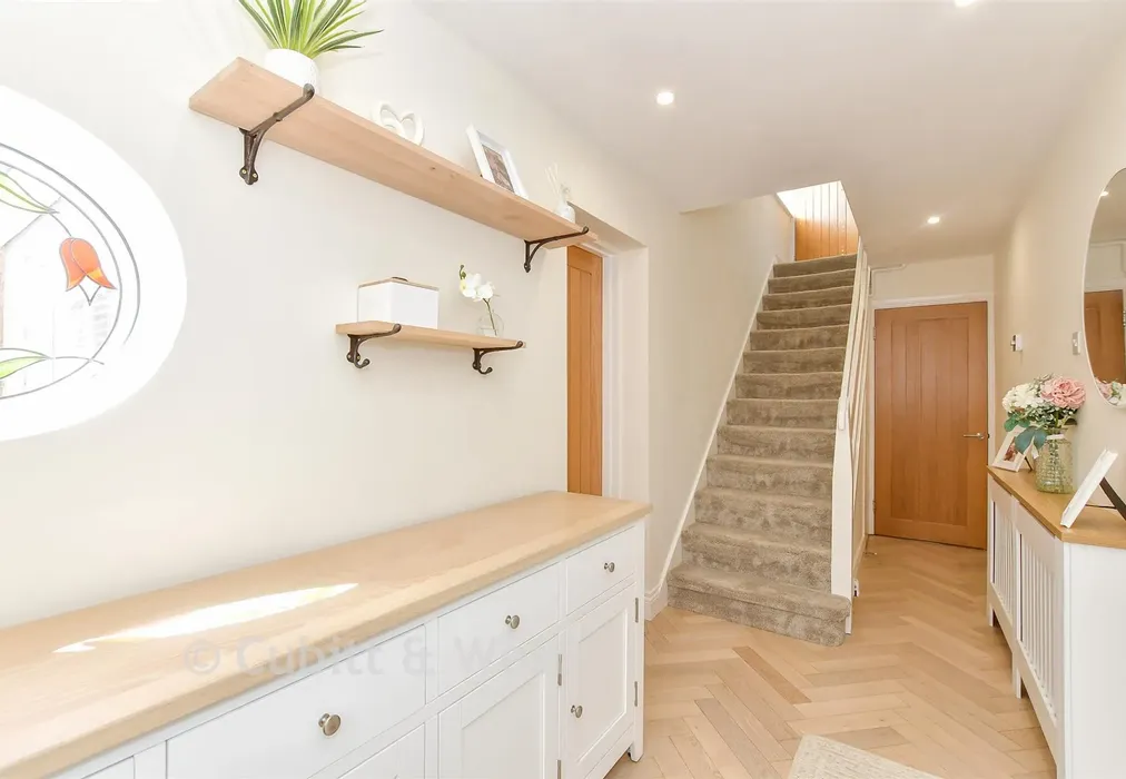 Hallway - Glenwood Road, Southbourne, Hampshire - Wards of Kent