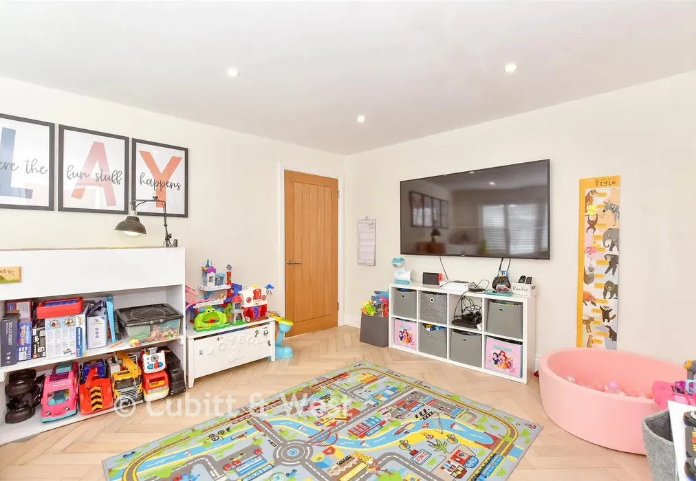 Guest Room - Glenwood Road, Southbourne, Hampshire - Wards of Kent