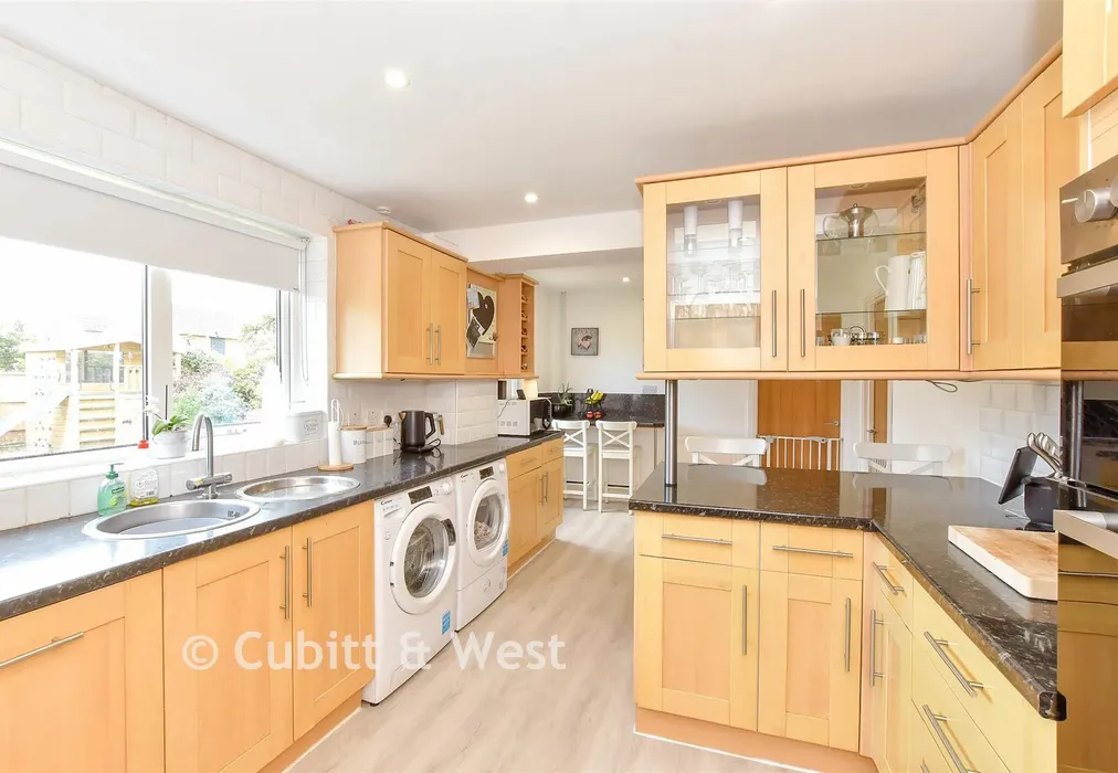 Kitchen - Glenwood Road, Southbourne, Hampshire - Wards of Kent