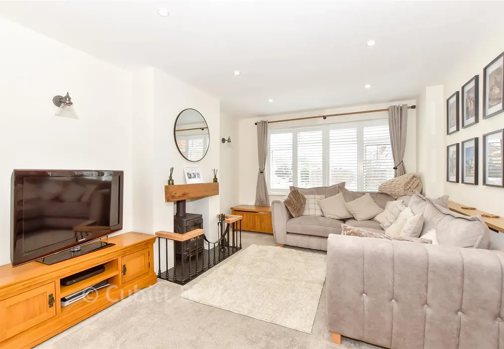 Lounge - Glenwood Road, Southbourne, Hampshire - Wards of Kent