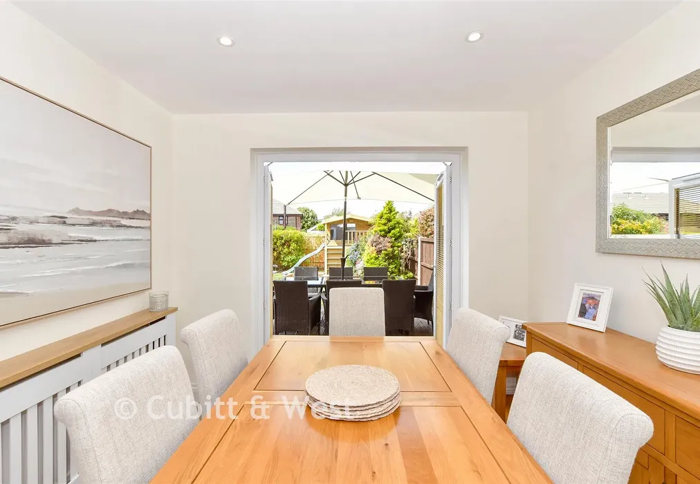 Internal Lifestyle Photograph - Glenwood Road, Southbourne, Hampshire - Wards of Kent
