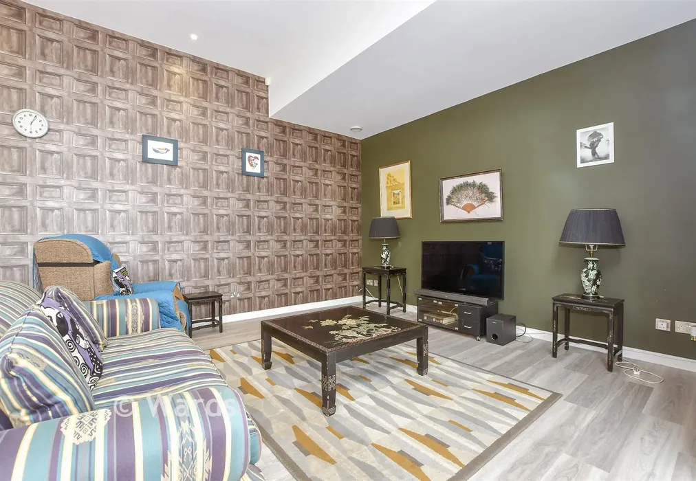Lounge - Rushetts Road, West Kingsdown, Sevenoaks, Kent - Wards of Kent