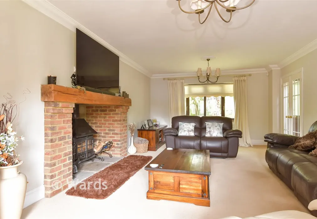 Lounge - Whitepost Lane, Meopham, Kent - Wards of Kent