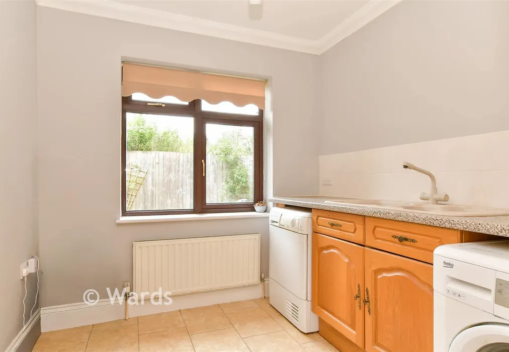 Utility Room - Whitepost Lane, Meopham, Kent - Wards of Kent