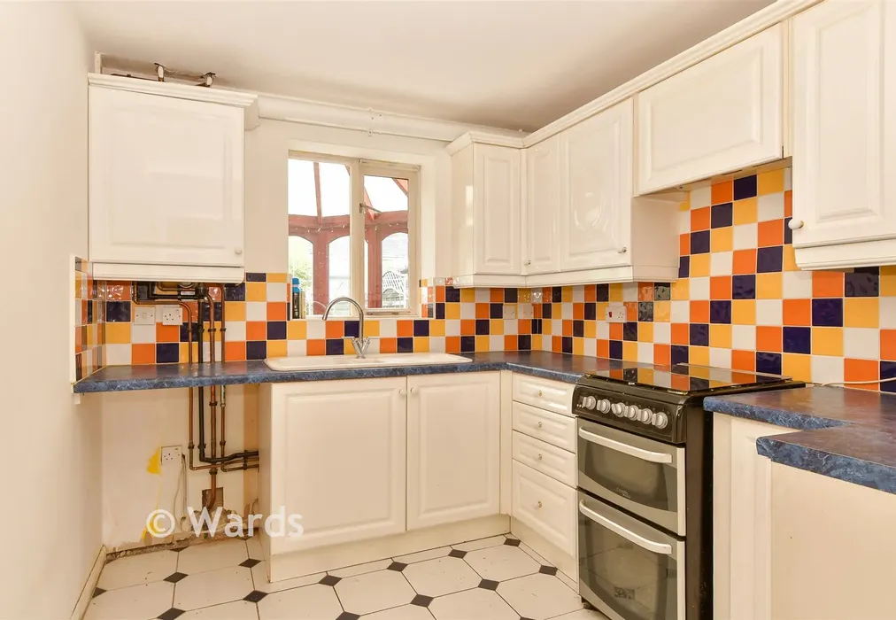 Kitchen - Joyce Green Lane, Dartford, Kent - Wards of Kent