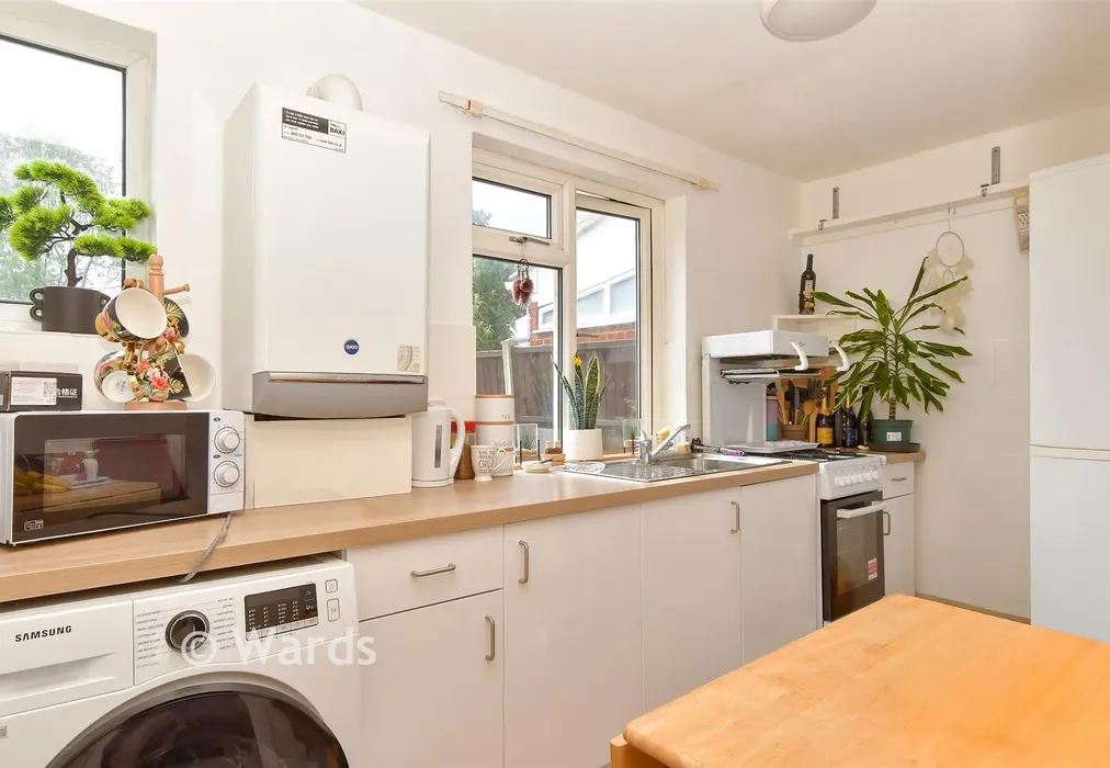 Kitchen - Cedar Road, Strood, Rochester, Kent - Wards of Kent