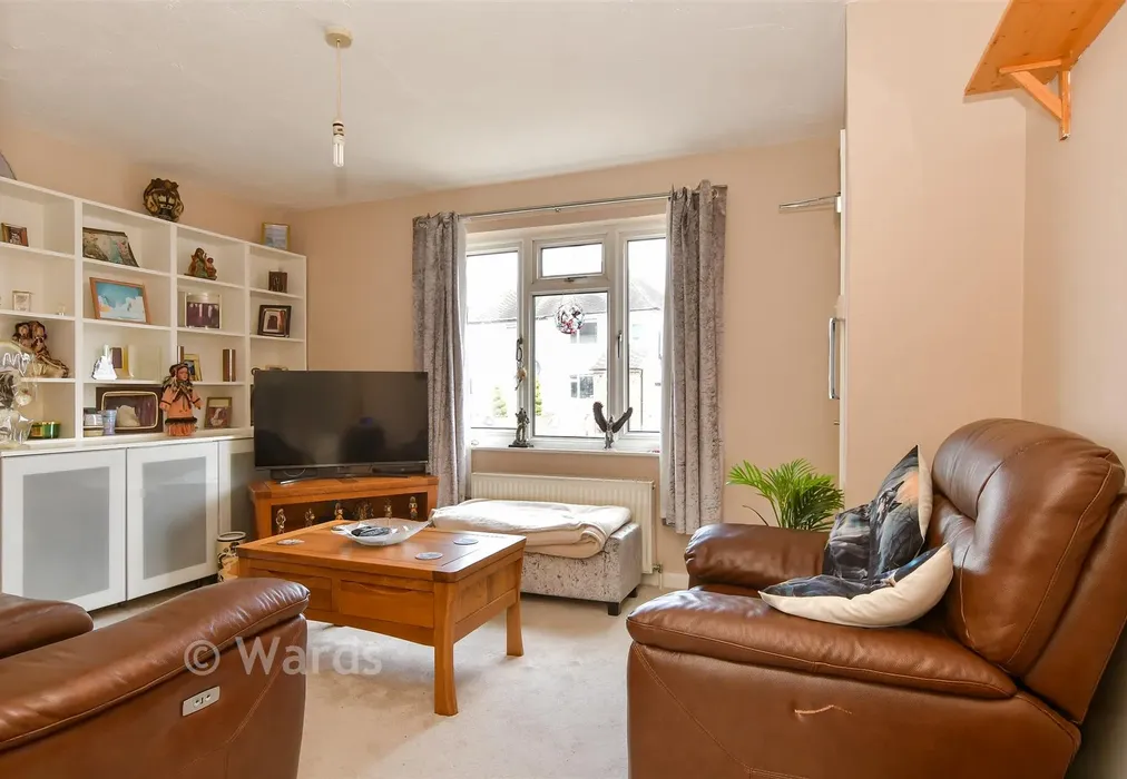 Lounge - Cedar Road, Strood, Rochester, Kent - Wards of Kent