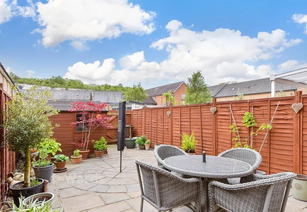 Rear Garden - Eustace Crescent, Rochester, Kent - Wards of Kent
