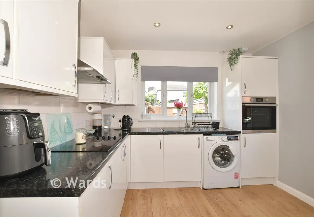 Kitchen - Central Avenue, Herne Bay, Kent - Wards of Kent