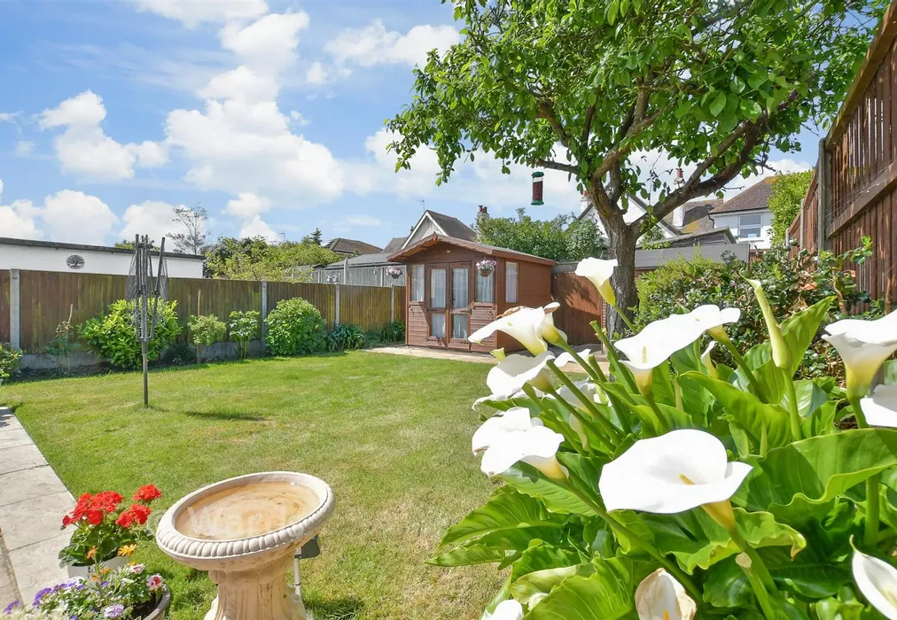Rear Garden - Central Avenue, Herne Bay, Kent - Wards of Kent