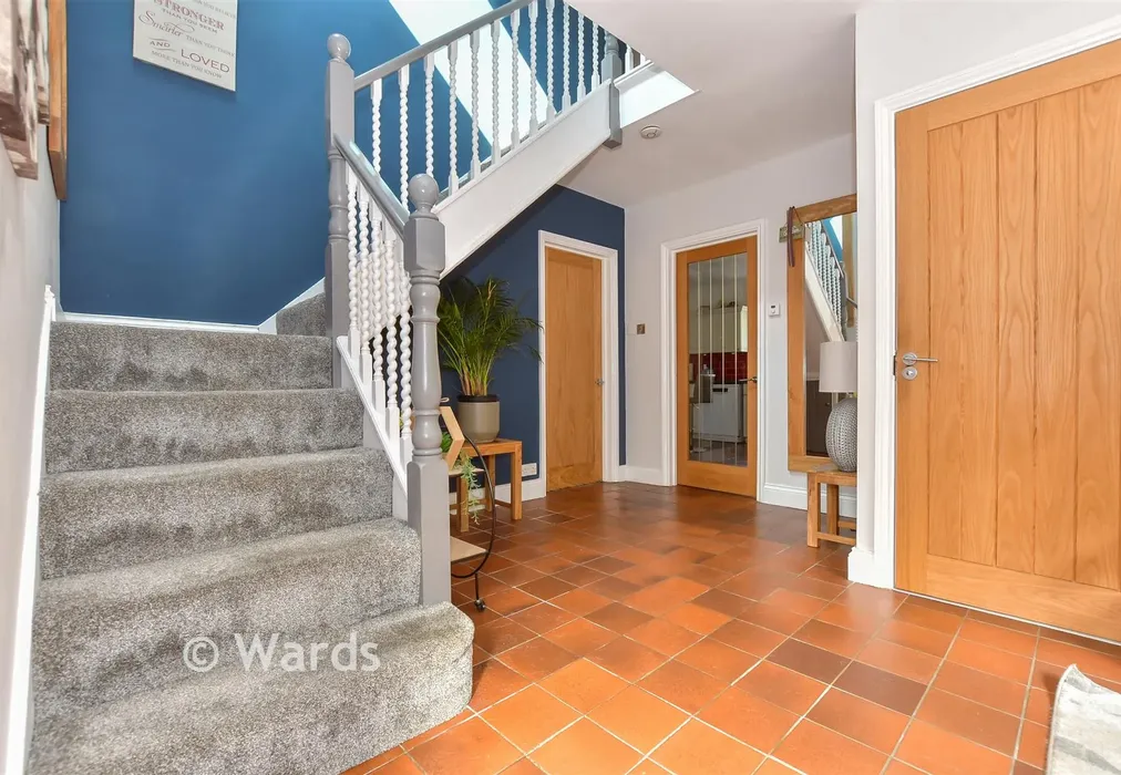 Entrance Hall - Ringwould, Deal, Kent - Wards of Kent