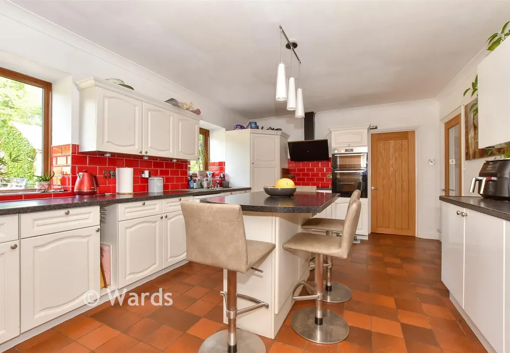 Kitchen - Ringwould, Deal, Kent - Wards of Kent