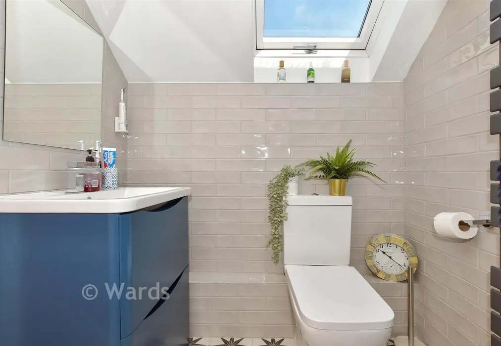 En-Suite Shower Room - Ringwould, Deal, Kent - Wards of Kent