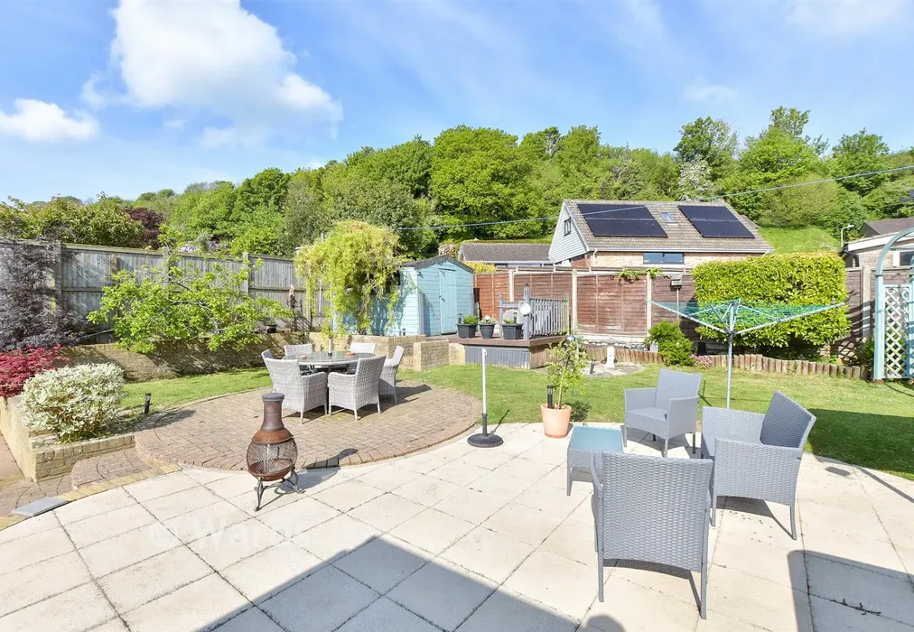 Rear Garden - Deanwood Road, Dover, Kent - Wards of Kent