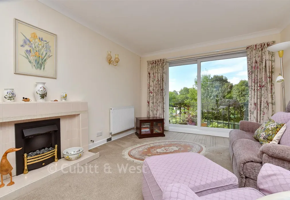 Lounge - Courtlands Crescent, Banstead, Surrey - Wards of Kent