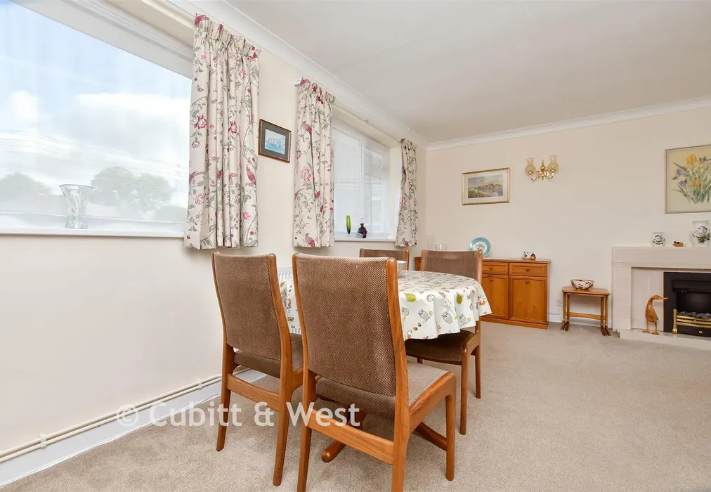 Lounge - Courtlands Crescent, Banstead, Surrey - Wards of Kent
