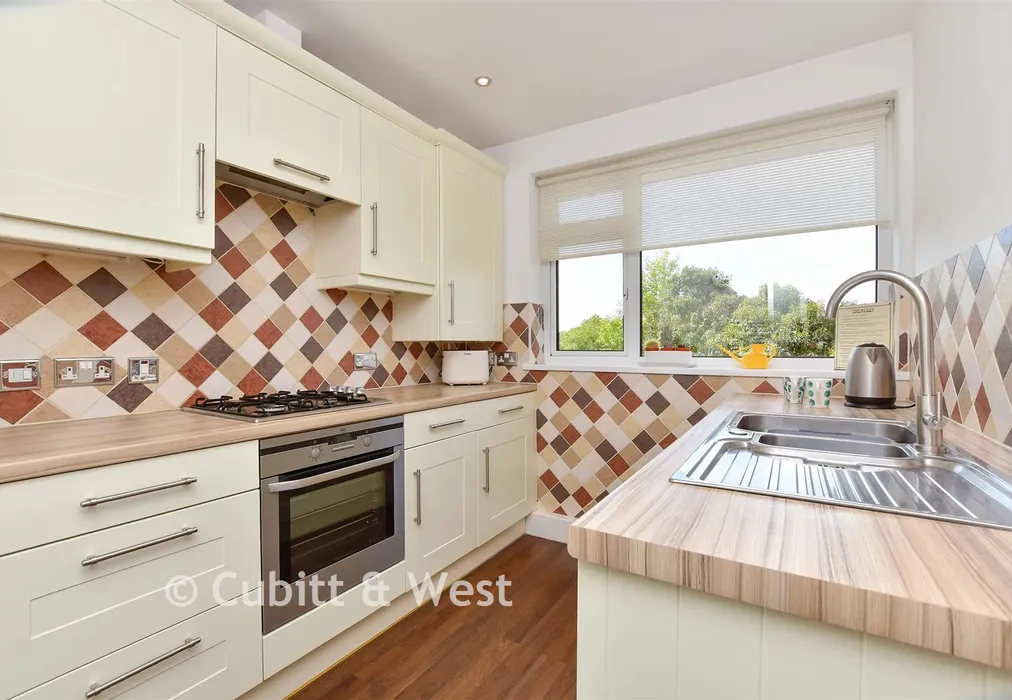 Kitchen - Courtlands Crescent, Banstead, Surrey - Wards of Kent
