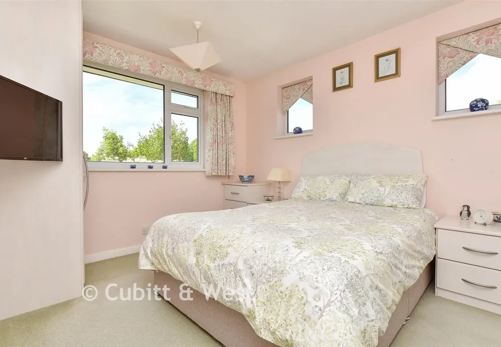 Bedroom 1 - Courtlands Crescent, Banstead, Surrey - Wards of Kent