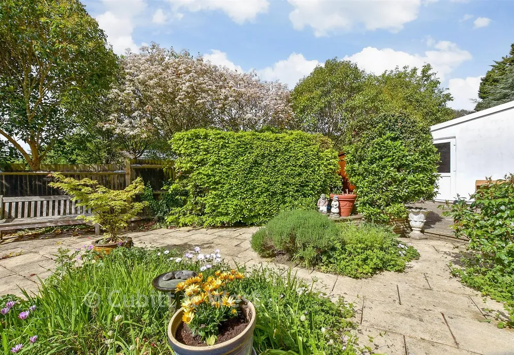 Rear Garden - Courtlands Crescent, Banstead, Surrey - Wards of Kent