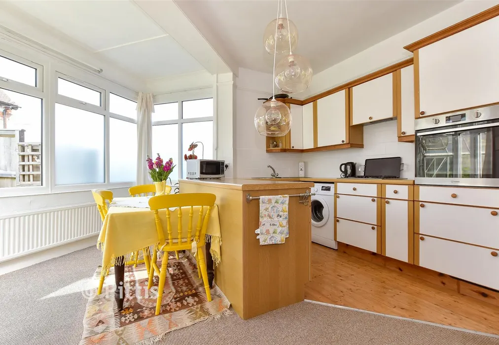 Kitchen/Dining Room - Broadway, Totland Bay, Isle of Wight - Wards of Kent