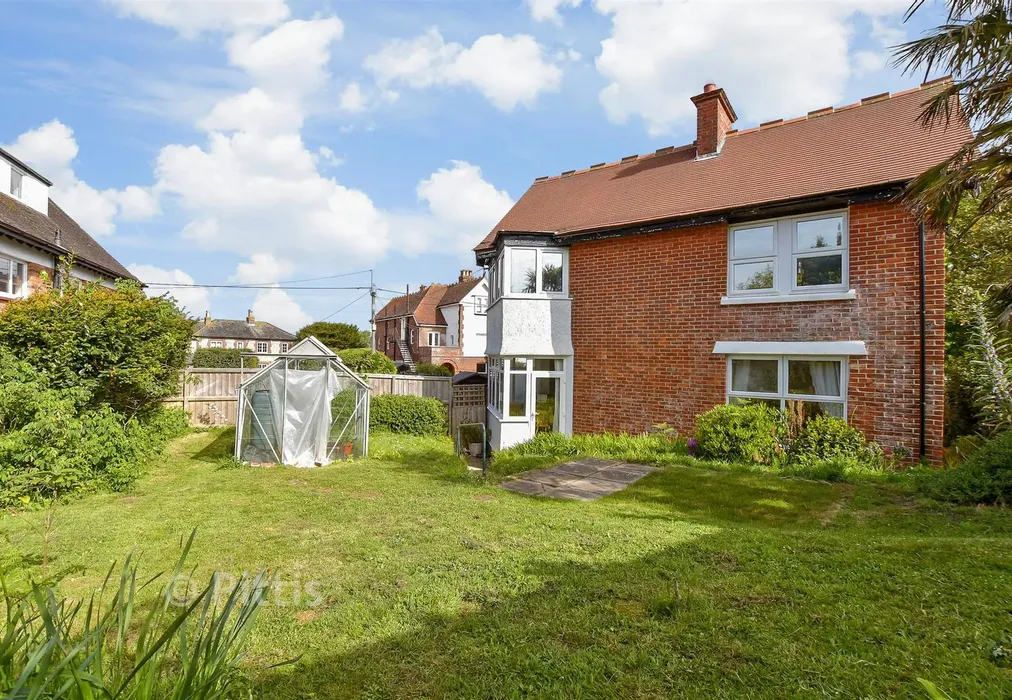 Rear Garden - Broadway, Totland Bay, Isle of Wight - Wards of Kent