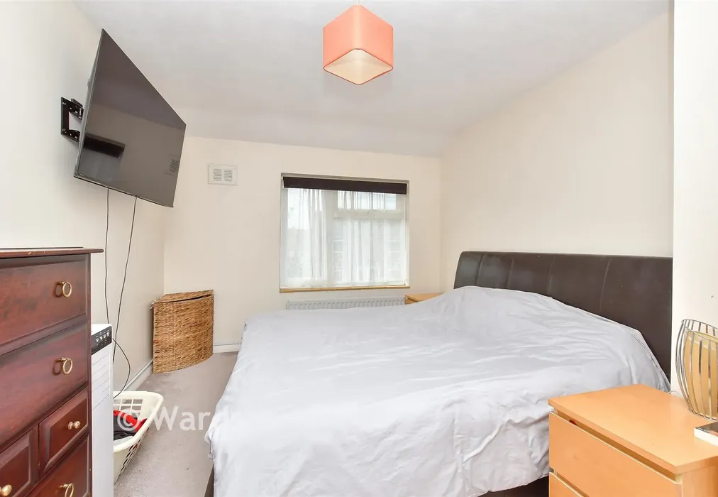 Bedroom 1 - Blenheim Road, Sittingbourne, Kent - Wards of Kent
