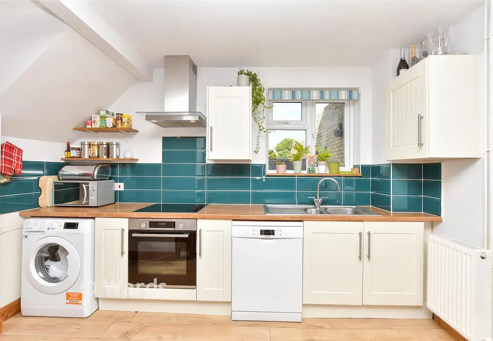 Kitchen/Diner - Blenheim Road, Sittingbourne, Kent - Wards of Kent