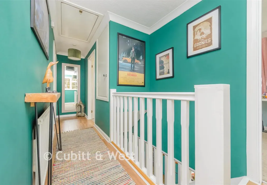 Hallway - Mayfield Close, Redhill, Surrey - Wards of Kent